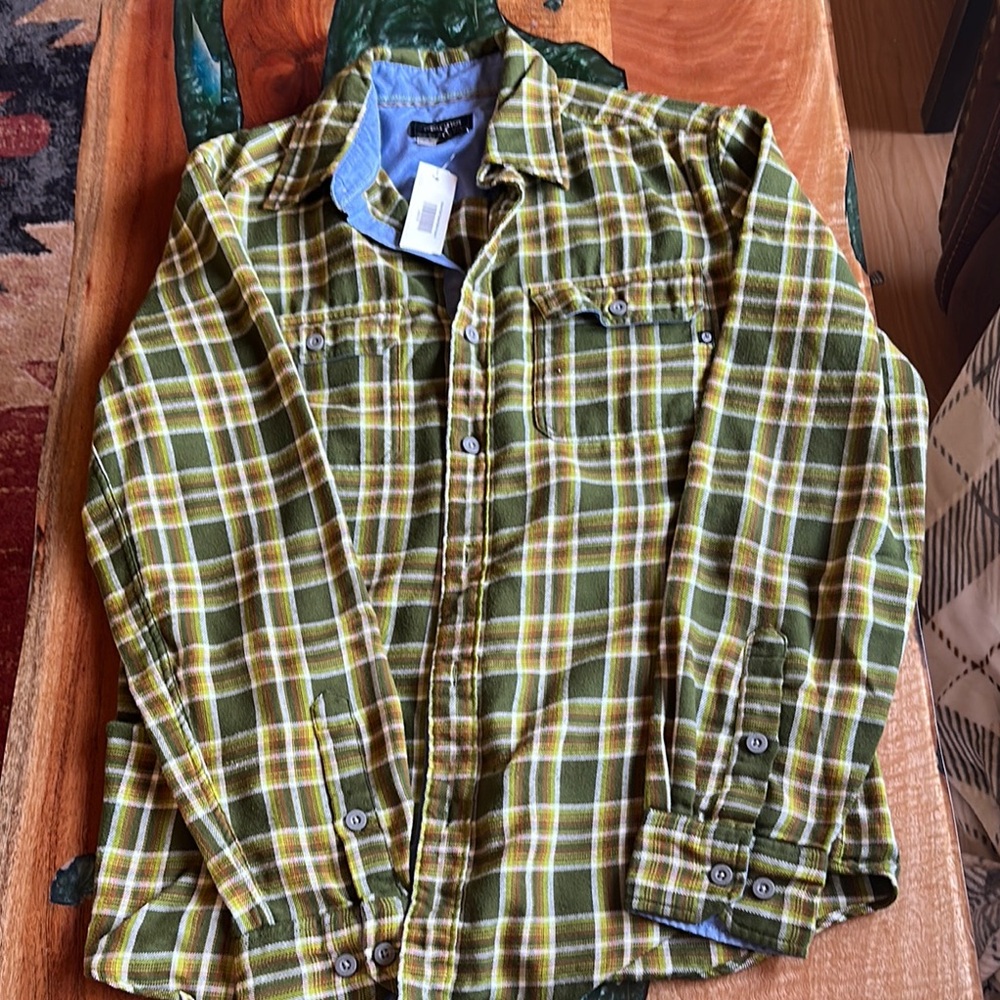 Marmot Green and Yellow Casual Button Down Shirt